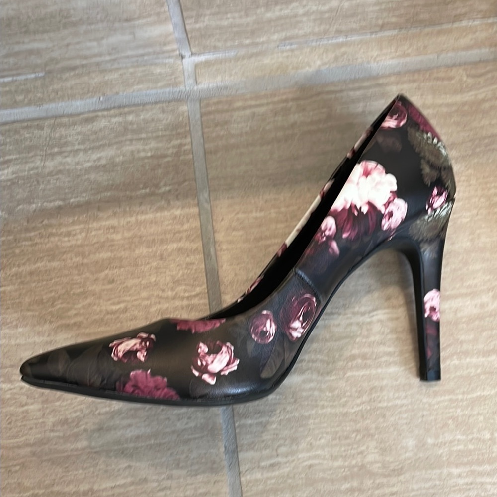 CHRISTIAN SIRIANO UEC Women’s Size 8.5 Floral Stiletto Pumps - Picture 3 of 9